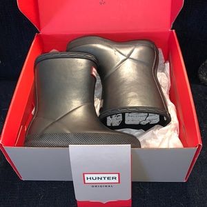 Black Hunter boots for toddler, gently worn, in original box with tag.